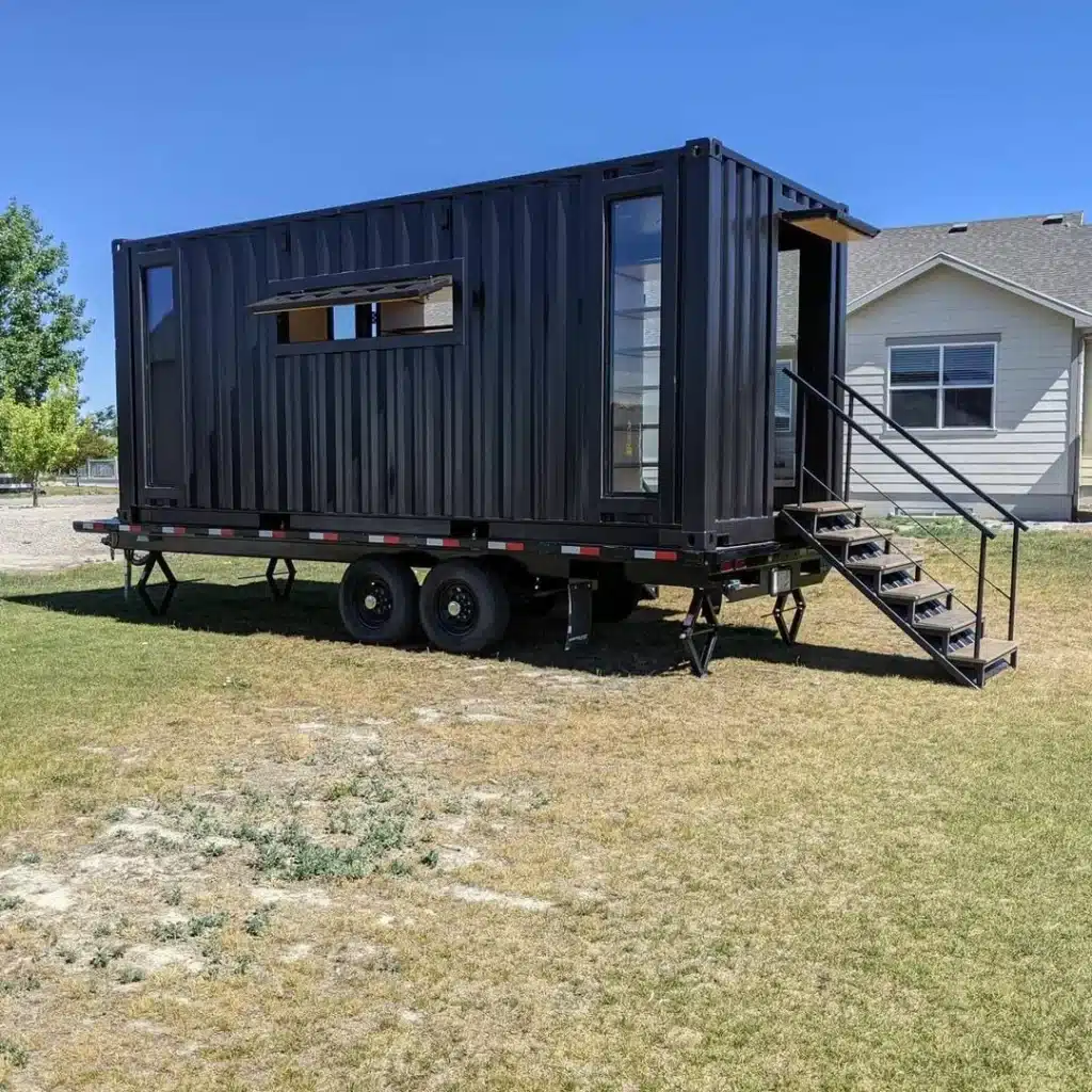Custom 20ft Shipping Shopping Container on Wheels - Image 7